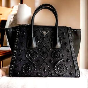 AUTHENTIC ‼️ PRADA SAFFIANO Embroidered Tote bag